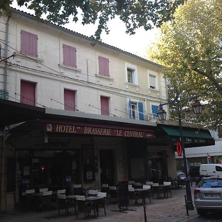 Hotel Restaurant Le Central Chateaurenard Exterior photo