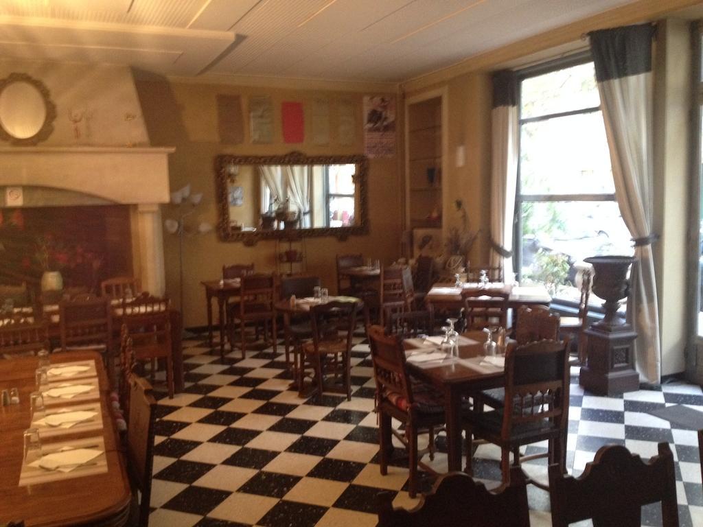 Hotel Restaurant Le Central Chateaurenard Exterior photo