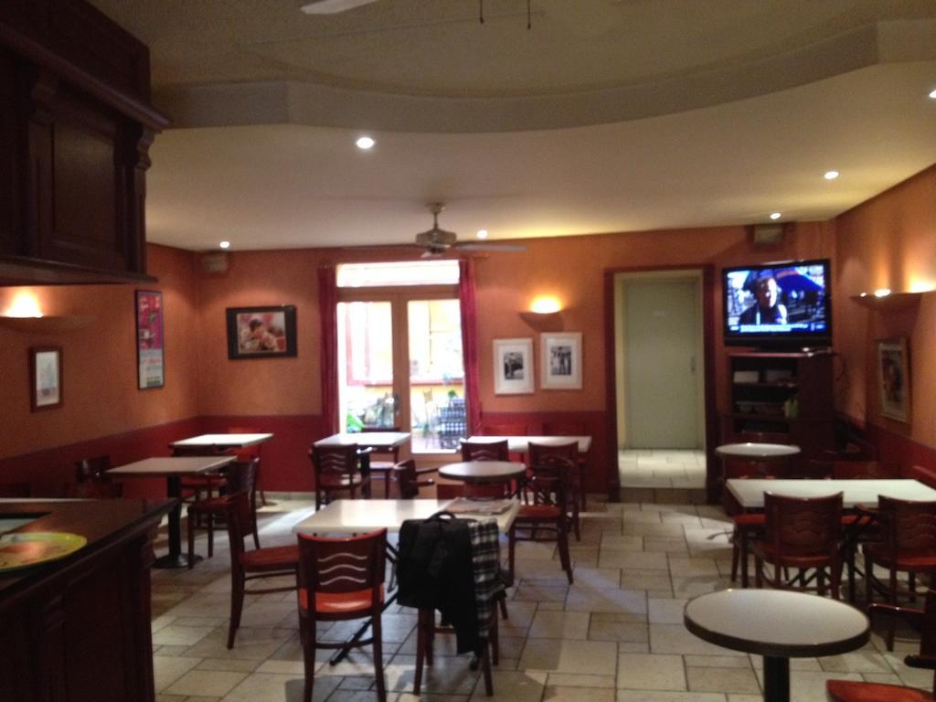 Hotel Restaurant Le Central Chateaurenard Exterior photo